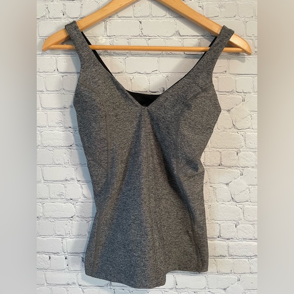 Lululemon Contour Tank - Picture 3 of 14